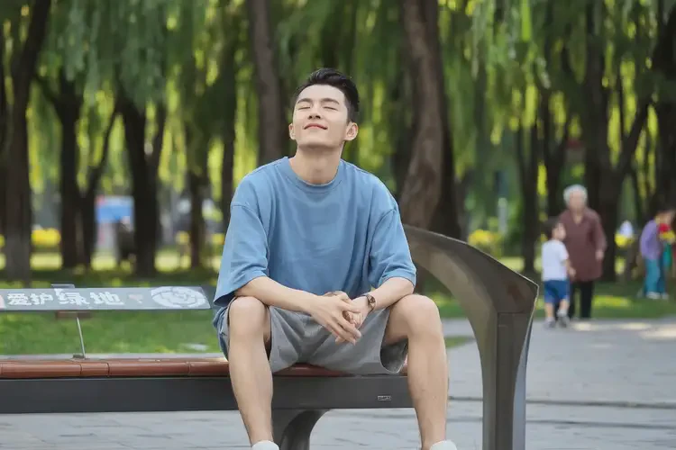 男生屁股上出現(xiàn)濕疹可以治好嗎(圖1)