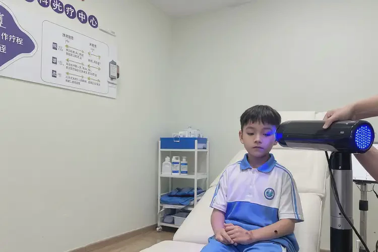 小學(xué)生大腿上偶爾長濕疹可以治好嗎(圖1)