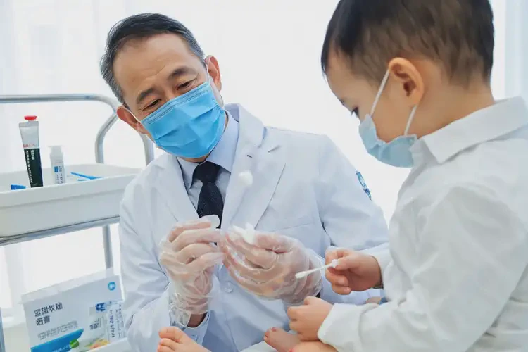 幼兒小腿經(jīng)常起濕疹可以治好嗎(圖2)