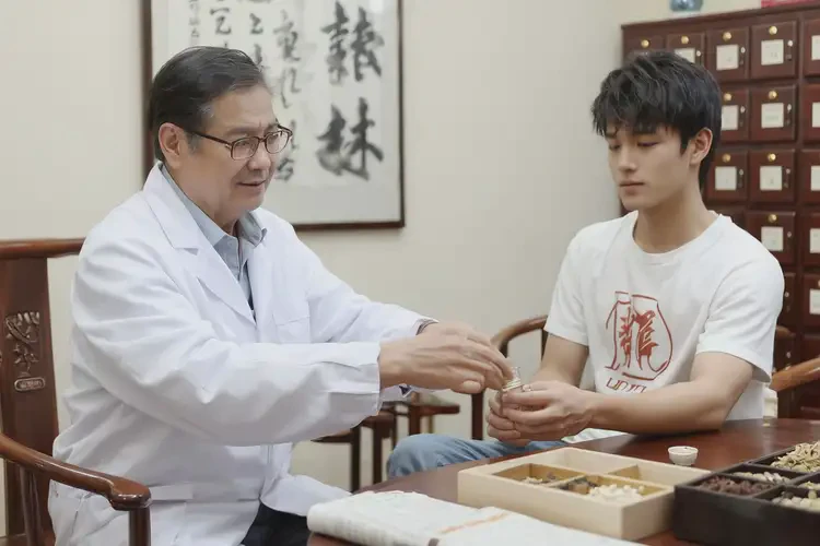 大學(xué)生大腿上起濕疹可以治好嗎(圖3)