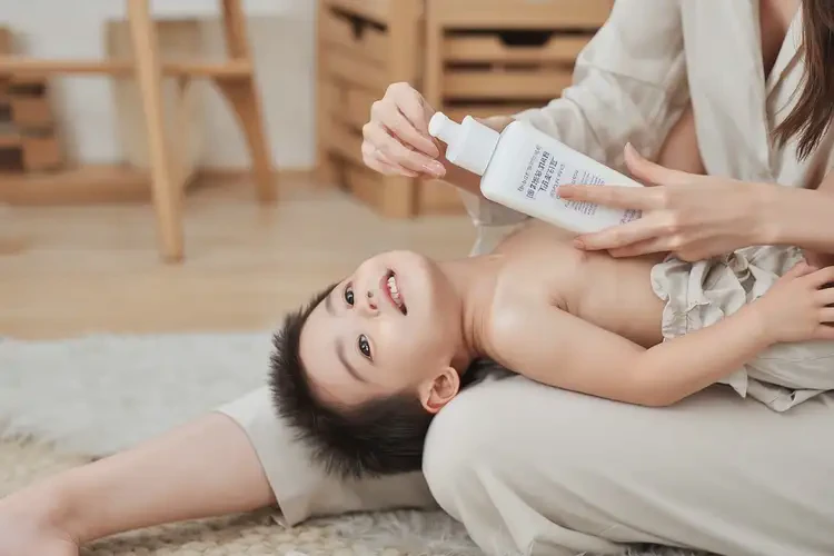 孩子脖子容易長濕疹不管它會自己好嗎(圖3)