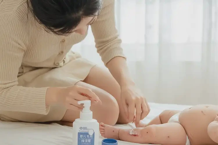寶寶小腿上容易起濕疹可以治好嗎(圖3)