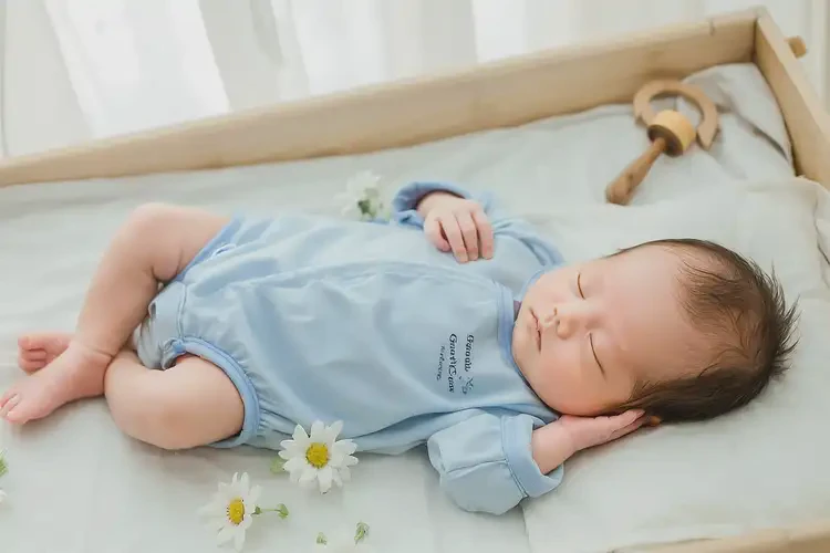 新生兒大腿上經(jīng)常起濕疹可不可以根治(圖1)