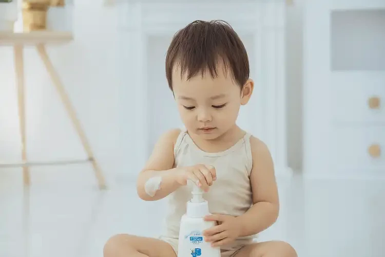 小孩身上偶爾長濕疹可以治好嗎(圖2)