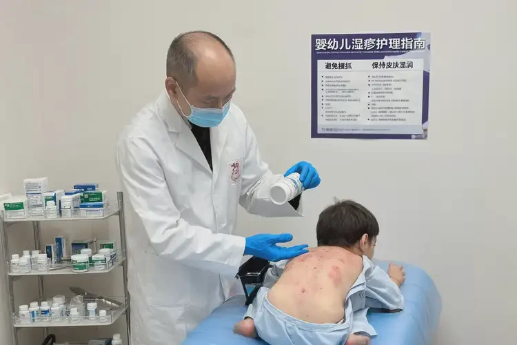 少兒肛周長(zhǎng)濕疹可以治好嗎(圖2)