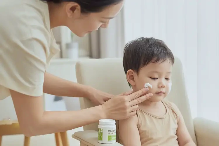 幼兒面部有濕疹可以治好嗎(圖2)