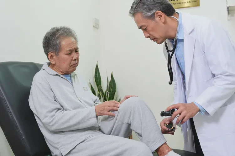 老年人小腿上长湿疹能靠自己自愈吗(图2)