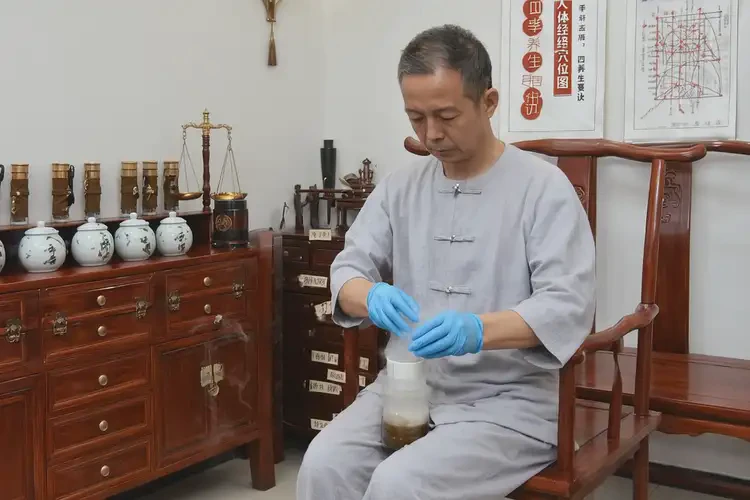 男人肛周經(jīng)常長(zhǎng)濕疹可不可以根治(圖3)