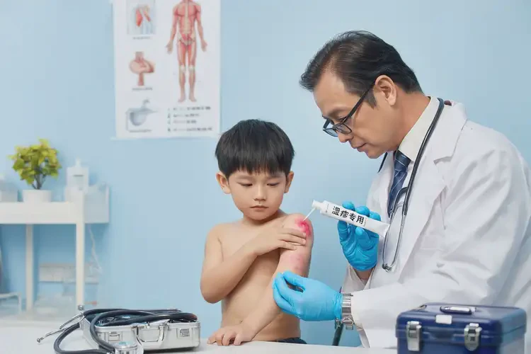 小孩肚子偶爾起濕疹可以治好嗎(圖3)