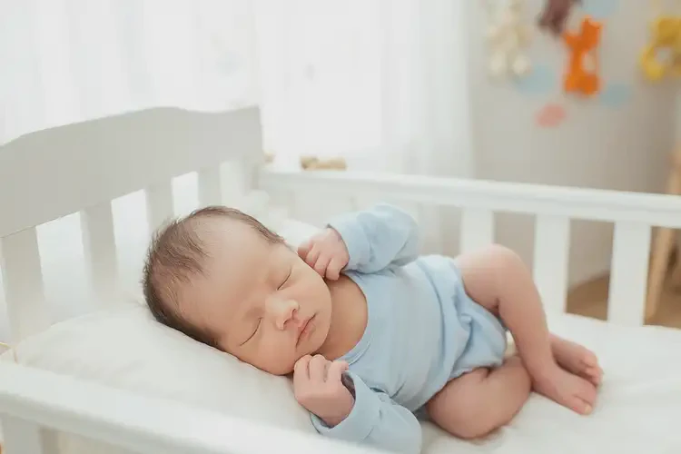 新生兒臉上出現(xiàn)濕疹不管它會自己好嗎(圖2)