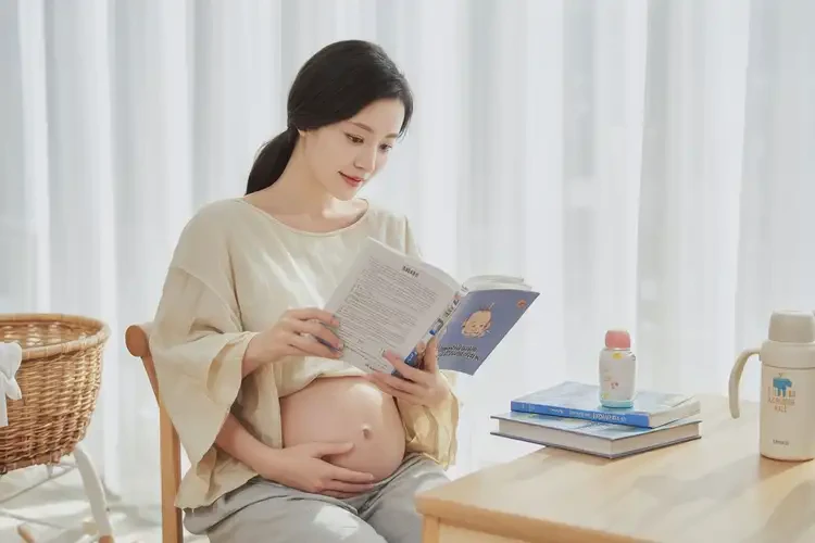 哺乳期媽媽肚子出現(xiàn)濕疹可不可以根治(圖1)