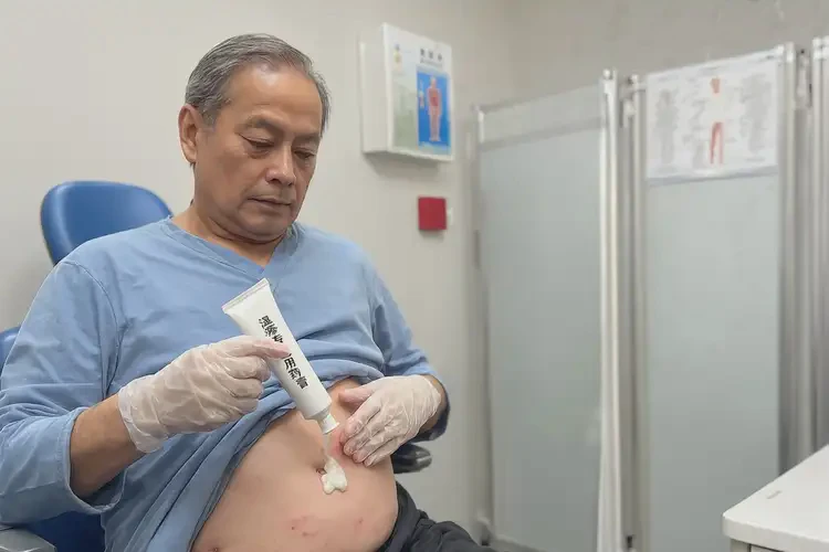 男人肛周經(jīng)常長(zhǎng)濕疹可不可以根治(圖4)