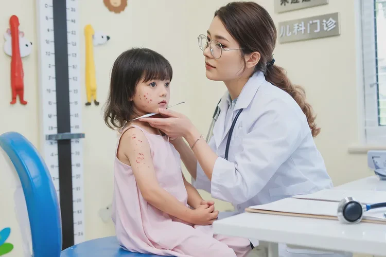 少兒脖子上容易起濕疹可以治愈嗎(圖3)