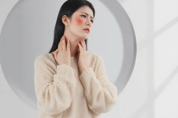 女人脖子經(jīng)常起濕疹能靠自己自愈嗎(圖1)