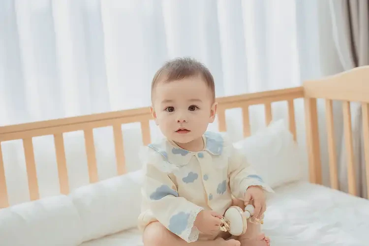 婴幼儿手臂上经常长湿疹可以治好吗(图2)