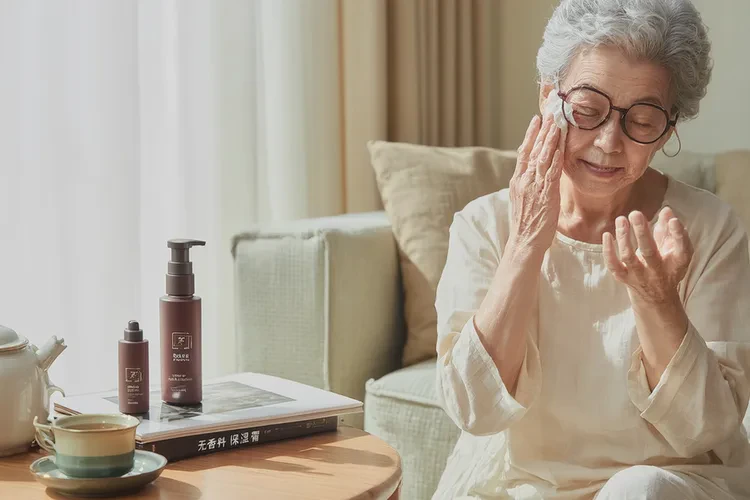 高齡老人面部偶爾長(zhǎng)濕疹能靠自己自愈嗎(圖1)