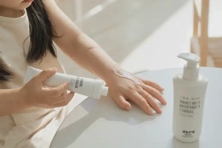 小兒手上經(jīng)常起濕疹不管它會(huì)自己自愈嗎(圖2)