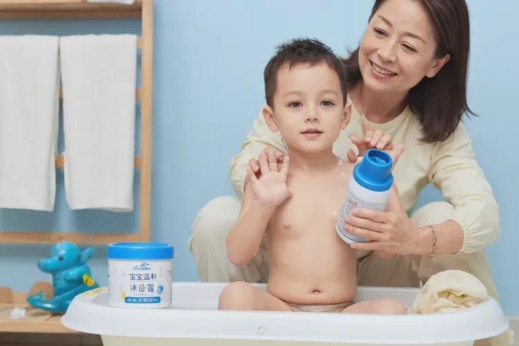 孩子大腿上有濕疹可以治愈嗎(圖2)