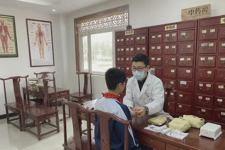 中學(xué)生屁股起濕疹可不可以根治(圖2)