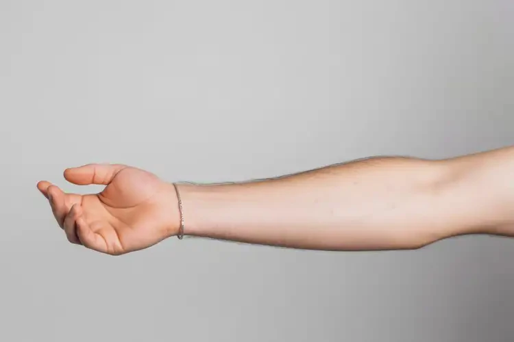 男生手臂經(jīng)常長(zhǎng)濕疹可以治好嗎(圖2)