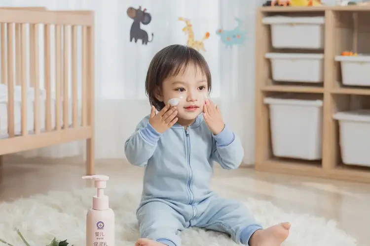 少兒身上長(zhǎng)濕疹可以治好嗎(圖1)