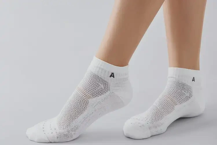 女生腳上長(zhǎng)濕疹可以治好嗎(圖2)