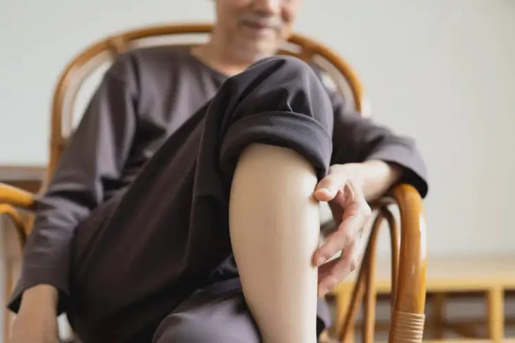 老人大腿上偶爾長(zhǎng)濕疹可以治好嗎(圖4)