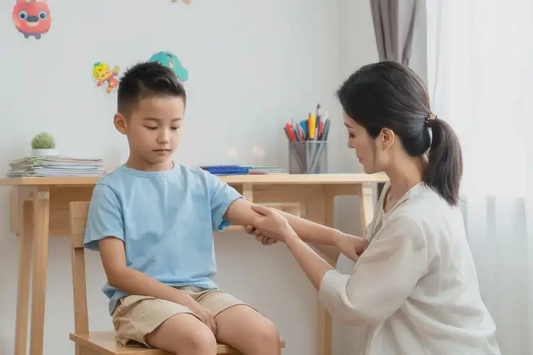 小學(xué)生屁股容易長濕疹不管它會(huì)自己自愈嗎(圖1)