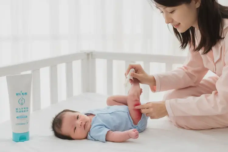 新生兒大腿上偶爾起濕疹可以治好嗎(圖3)