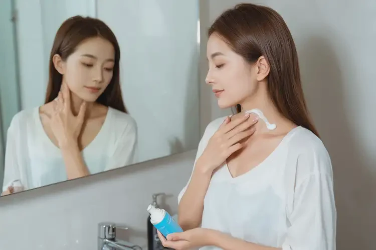 女生脖子偶爾長(zhǎng)濕疹可以治好嗎(圖1)