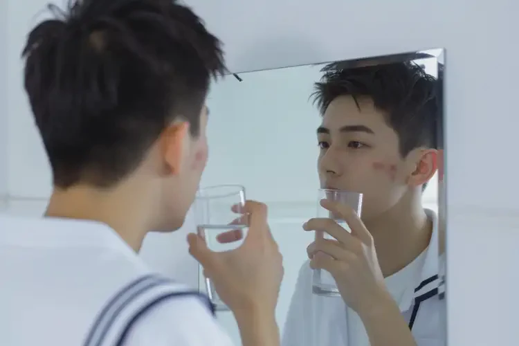 大學(xué)生面部容易起濕疹可不可以根治(圖3)