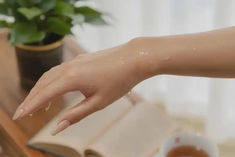 女生手上经常起湿疹可不可以彻底自愈(图3)