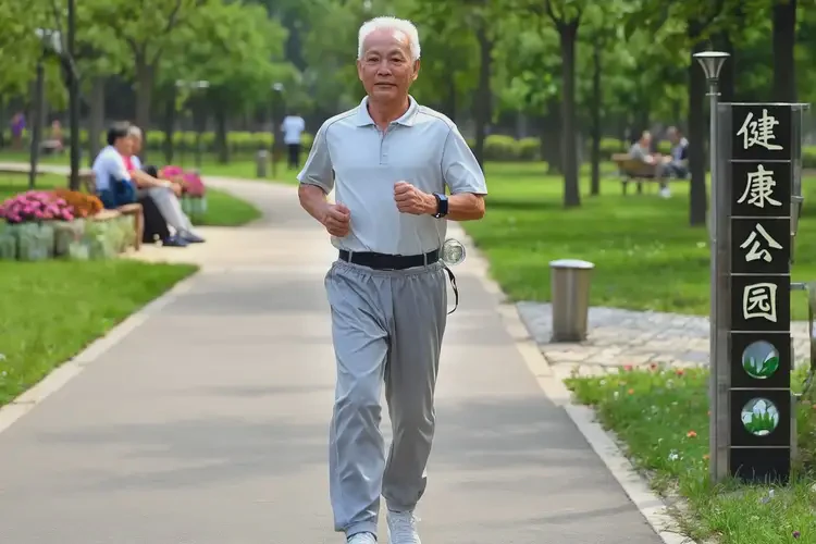 老人手臂容易长湿疹可以治好吗(图1)