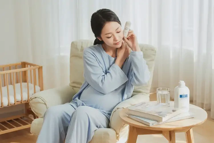 哺乳期媽媽脖子上經(jīng)常起濕疹可以治好嗎(圖1)