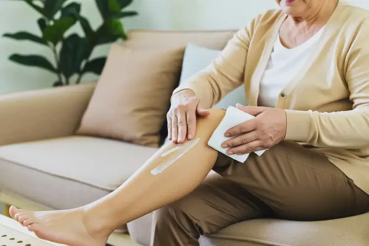 高齡老人小腿上經(jīng)常長(zhǎng)濕疹可不可以根治(圖4)