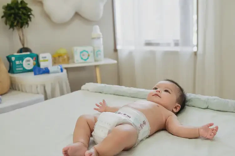 寶寶屁股上容易長濕疹可以治好嗎(圖2)