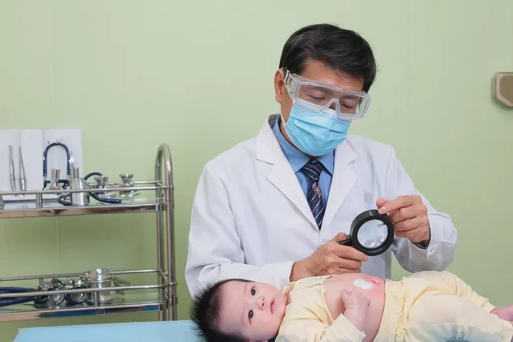 嬰兒肚子上有濕疹可以治愈嗎(圖2)