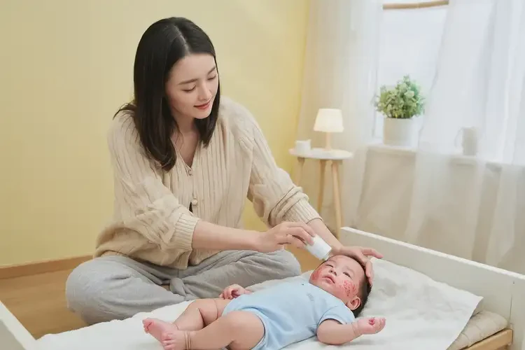 新生兒面部容易起濕疹可以治好嗎(圖3)