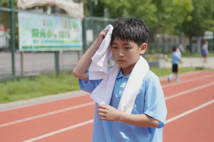 小學(xué)生脖子容易起濕疹能夠徹底治愈嗎(圖2)