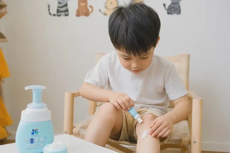 孩子小腿上偶爾起濕疹可以治好嗎(圖2)