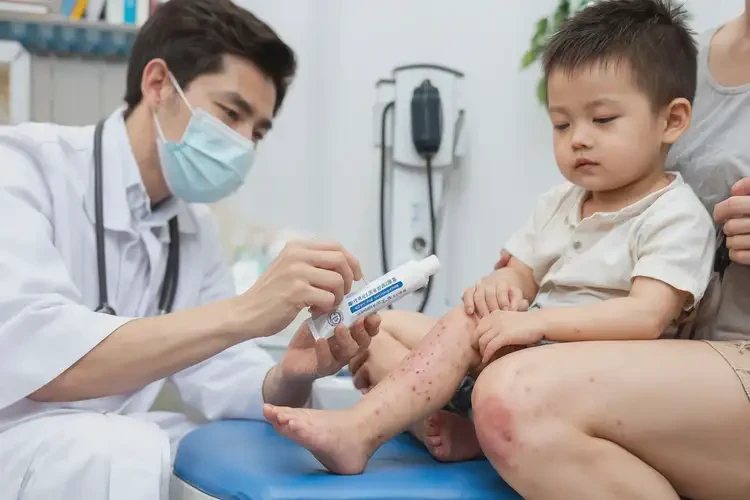 幼兒小腿上偶爾起濕疹可以治好嗎(圖3)