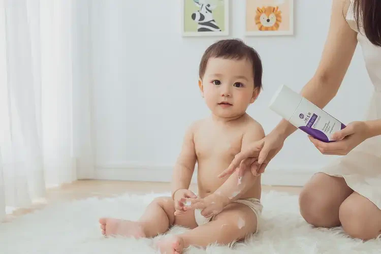 嬰幼兒身上容易長濕疹不管它會自己自愈嗎(圖3)