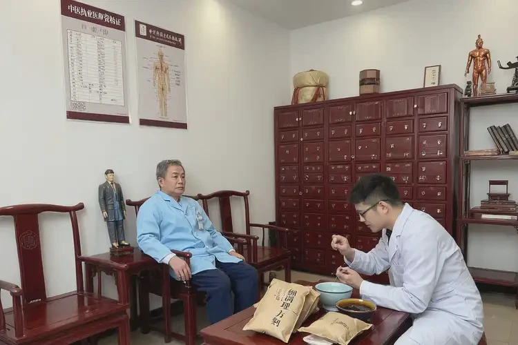 男人臉上偶爾長濕疹可不可以根治(圖1)