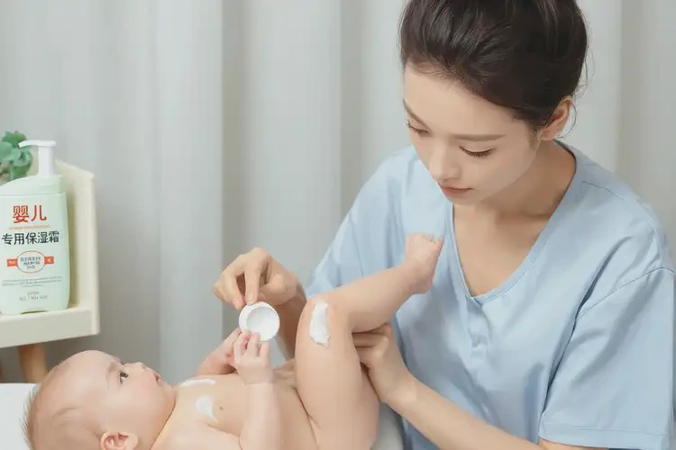 嬰兒大腿容易長(zhǎng)濕疹可以治好嗎(圖3)