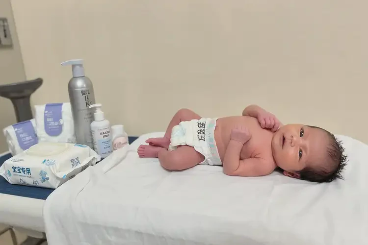 新生兒屁股偶爾起濕疹能靠自己自愈嗎(圖3)