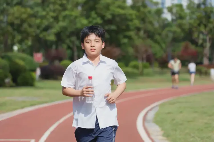 中學(xué)生脖子起濕疹可以治好嗎(圖1)