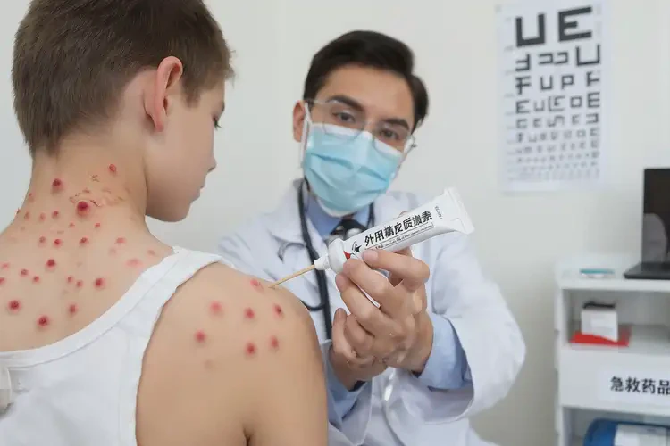 青少年脖子上出現(xiàn)濕疹可以治好嗎(圖3)