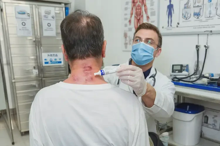 男性脖子上起濕疹可以治好嗎(圖3)