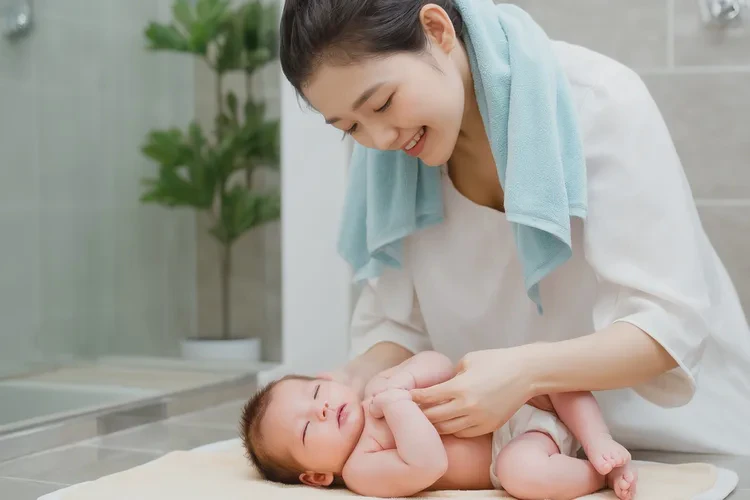 嬰兒脖子上長濕疹可以治愈嗎(圖2)