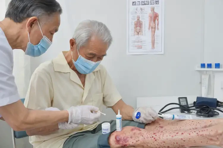 高齡老人小腿容易長濕疹可不可以根治(圖3)